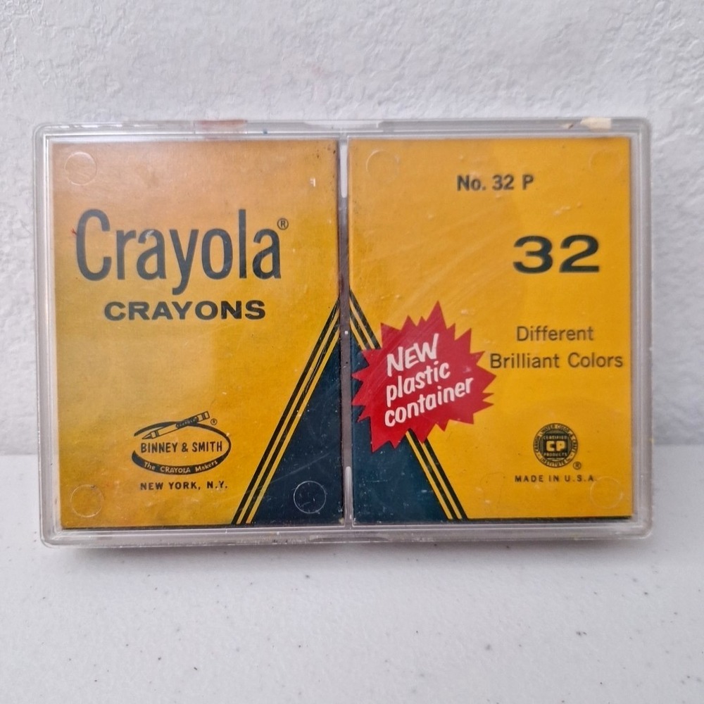 Vintage Crayola Crayons No.32 P Binney & Smith 1960 In Plastic Case NOS 75 cents